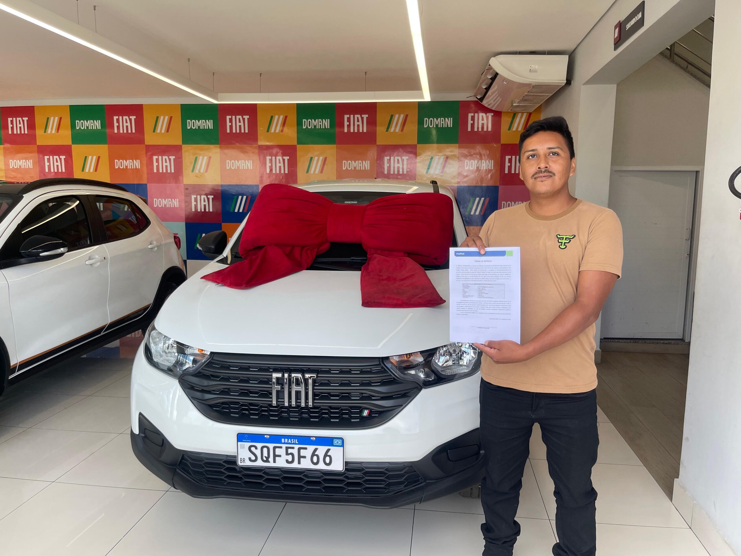 Rumo conclui entrega de 10 picapes para associações indígenas beneficiárias | Rumo